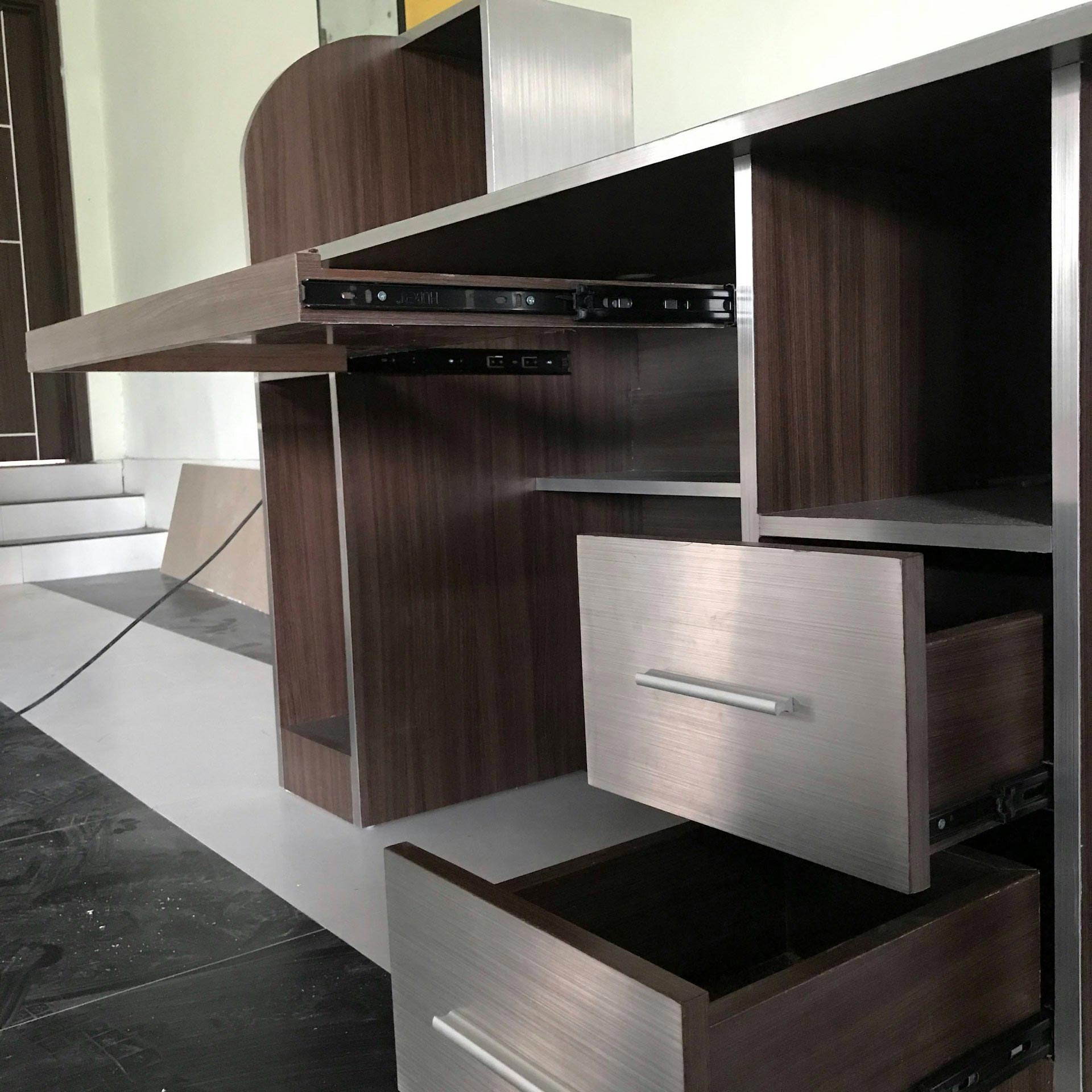 تاثیر یراق الات بر قیمت کابینت آشپزخانه